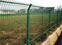 供应护栏网，双圈护栏网，框架护栏网，浸塑护栏