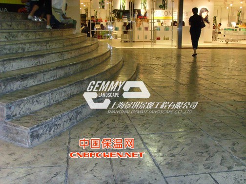 厂家直销压花地坪材料、仿木栏杆材料；包工包料！！！