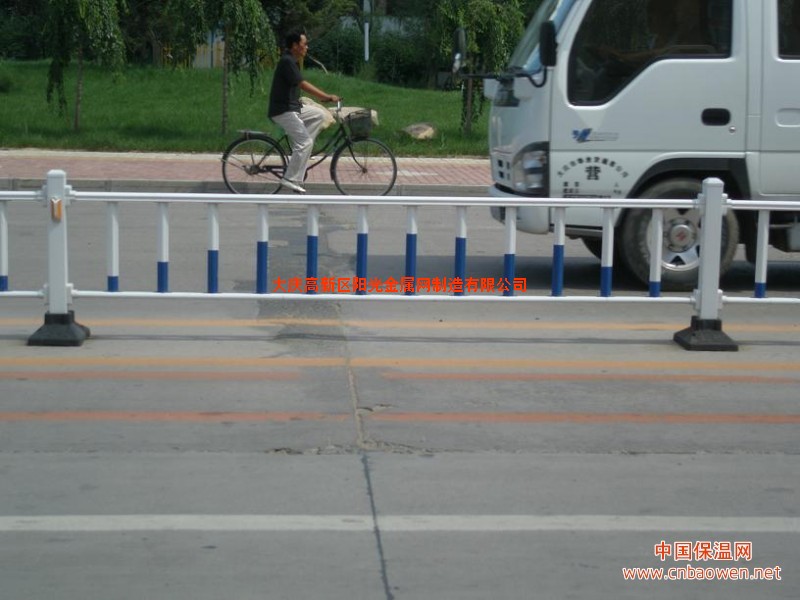 长期供应市政公路隔离栅