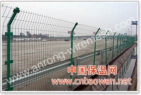 供应公路护栏网/道路隔离栅