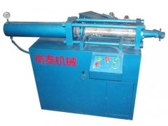 岗泰电焊条设备 ０５３９－８３７６２７２ 技术先进,采用微电脑控制,质量性能可靠,操作简单,使用方便,集自动涂粉,自动送丝,自动磨头磨尾,自动印码,连续生产多功能于一体,消除了传统电焊条设备带来的笨重,占地大,工人劳动强度高等弊端,多种机型可供选择,设备结构合理,使用寿命长,占地小,安装维修方便。