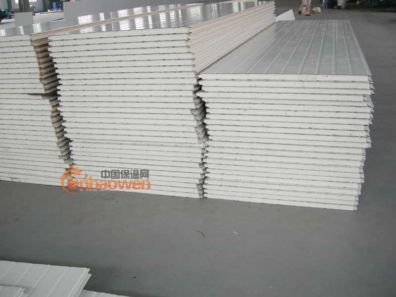 聚氨酯硬泡彩钢夹芯墙体板