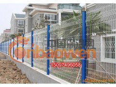 耐晒厂区围栏网 美观小区园林护栏网 三角折弯围栏网图3