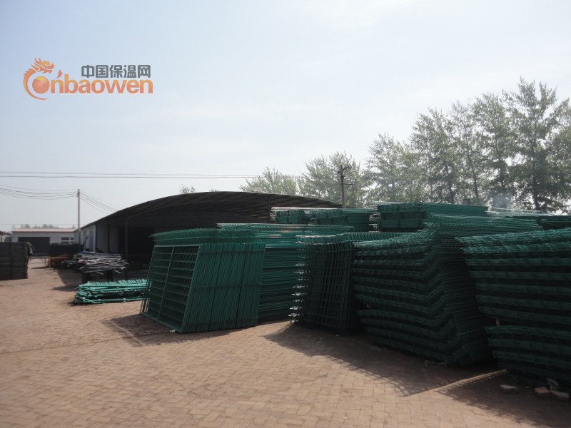 框架围网-双边丝护栏网-用于公路护栏-嵘嘉护栏网厂