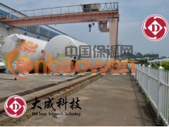 随着低温技术的高速发展，空分设备、真空贮罐、低温液体运输车以及液化天然器(LNG)独特的生产、储存、运输方式包括：LNG工厂；LNG接收终端；LNG槽车；LNG槽船；LNG气化站等均需大量的膨胀珍珠岩及憎水膨胀珍珠岩。低温设备专用膨胀珍珠岩,低温设备专用憎水膨胀珍珠岩由于具有独特的抗水性能，因此更适用于低温设备以及液化天然气(LNG-162℃)槽船、槽车等绝热。其中珍珠岩细料供空分、槽车、制氧机等深冷设备。