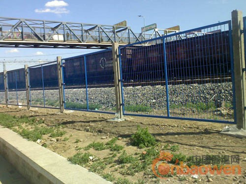 供应铁路护栏网