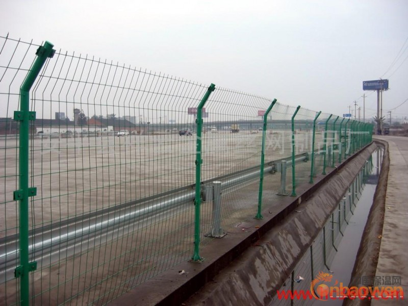 优质护栏网/护栏网厂家/护栏网规格/融金是您的上上之选!!