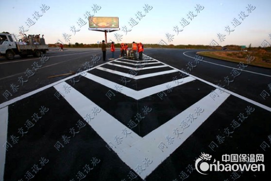大型车位标线供应商 冷涂大型车位标线图片