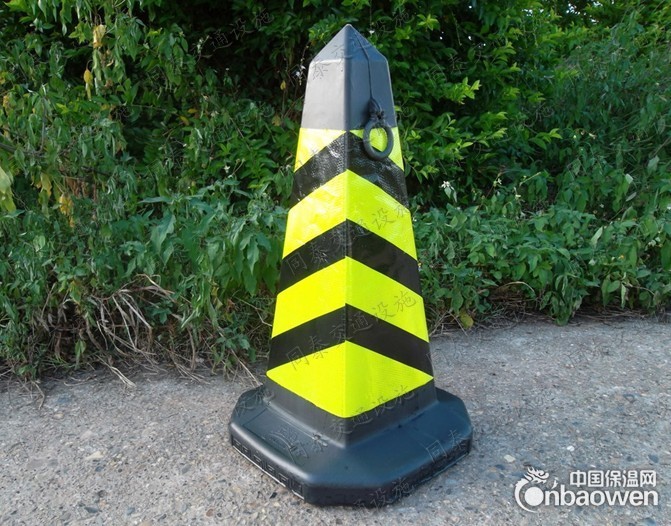 PVC路锥厂家批发 PVC路锥批发供应商