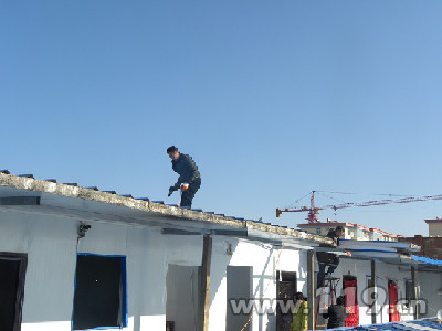 正宁消防“重拳”出击拆除一超市彩钢板房