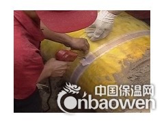 皮保温。5，白铁保温施工岩棉板、管、硅酸铝管、板6，管道、罐体保温施工，材料自选{岩棉，聚氨酯，珍珠岩，硅酸铝棉管，硅酸盐涂料，玻璃棉，橡塑海绵等}。7，现场施工珍珠岩保温管道，罐体。8现场施工聚氨酯管道保温。9，夹克管聚氨酯管道保温施工。10，玻璃钢，聚氨酯管道保温施工。11，聚氨酯，直埋管现场施工保温。12，聚氨酯外管线保温现场施工。13，岩棉管外壳线保温施工。14，聚氨酯现场发泡保温施工。15，硅酸铝棉管，管道施工。16，铁皮管道保温施工。17，包工、包料、管道、罐体保温施工。18，玻璃棉管，橡塑管，保温施工。
预制直埋保温管 / 直埋保温管 / 热力用保温管道 / 热力输送预制直埋保温管 / 直埋保温管 / 防腐保温工程 本公司专营各式保温、保冷、隔音、隔热、铁皮被覆、防
火阻绝工程…,自备施工团队,提供专业的施工服务及相关技术咨询
主要营业项目:
1.各式管路、锅炉、设备之保温保冷工程,责任施工
2.各式保温保冷汰旧换新工程
3.各式库体、设备PU喷涂工程
4.铝皮、白铁皮、烤漆钢板被覆工程
5.被覆管保温工程
6.各式隔音、减音工程
7.穿墙防火填塞工程
8.安全防护设计安装
