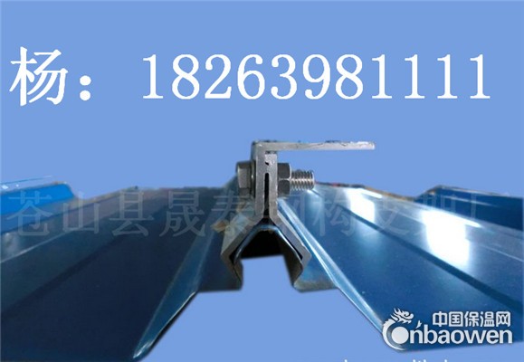 角驰820彩钢瓦夹具