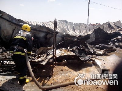 鄯善县高铁北站工地彩钢板房起火消防成功处置