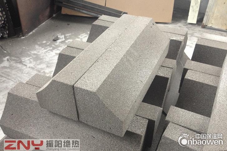 ZNY低容重闭孔泡沫玻璃弧形板