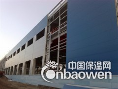 聚氨酯侧封岩棉防火夹芯板普及到建筑各个领域图1