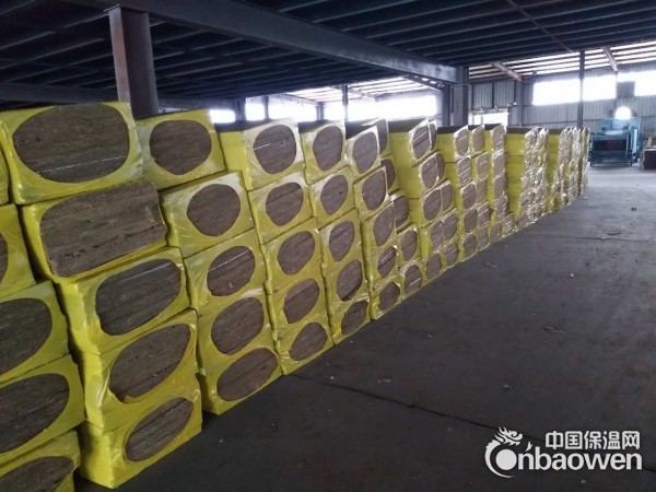 周口岩棉保温板 保温材料 厂家直销工地用保温建材优质岩棉板