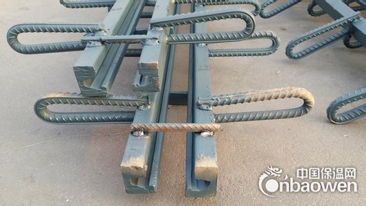 C型桥梁伸缩缝的维修