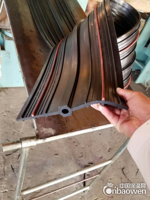 遇水膨胀橡胶止水带300*6厂家,黑河