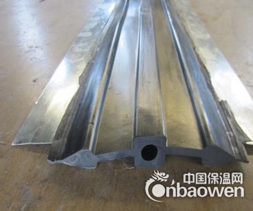 350x8中埋式钢边止水带