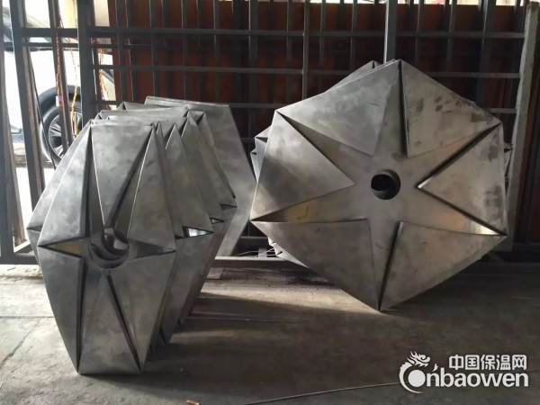 双曲铝单板ABAQUS柔性多点模具蒙皮拉形加工