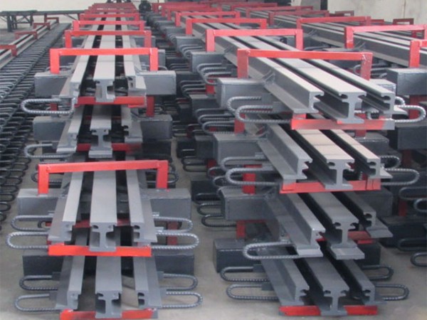 D160型桥梁伸缩缝施工步骤解析