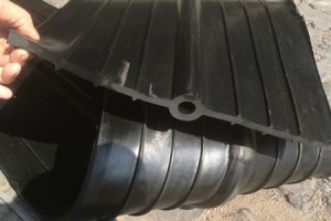 石家庄市中埋式橡胶止水带图1