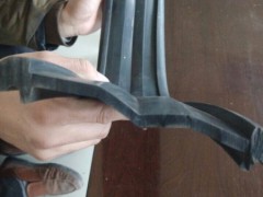 赤峰市桥梁伸缩缝胶条80型图1