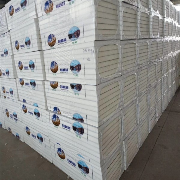 门夹心聚氨酯板 外墙屋顶硬泡聚氨酯板 B1黑白料pir保温板