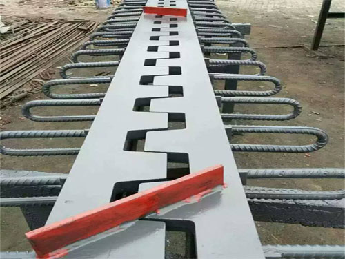 梳齿型钢板桥梁伸缩缝简介