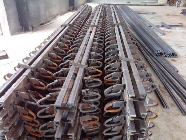 鸡西市D80型桥梁伸缩缝定做厂家