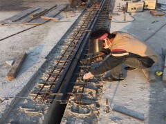 80型伸缩缝 安装 施工图5