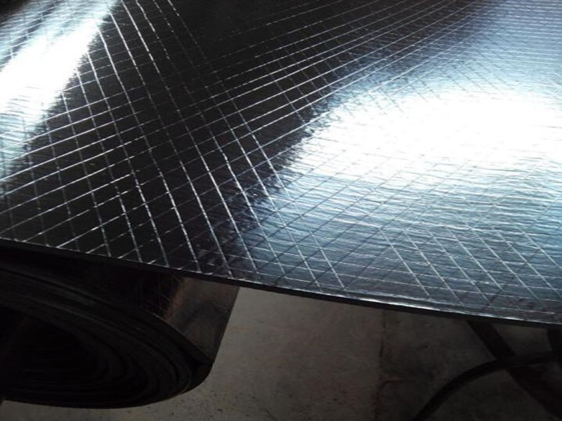 贴网格铝箔橡塑保温板管廊坊华能泓裕橡塑制品有限公司大城分公司