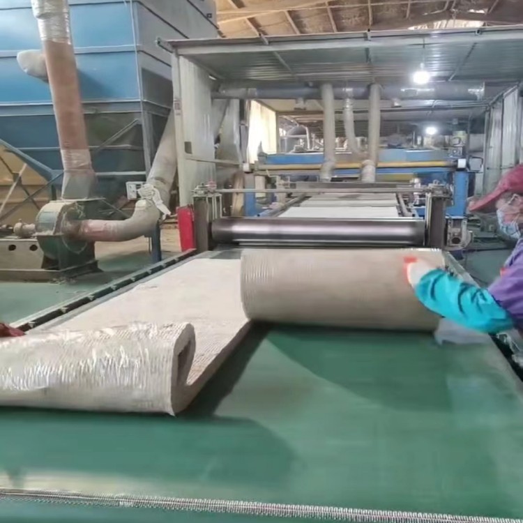 昆明岩棉卷毡厂家 定做憎水岩棉毡 防火耐高温岩棉卷毡