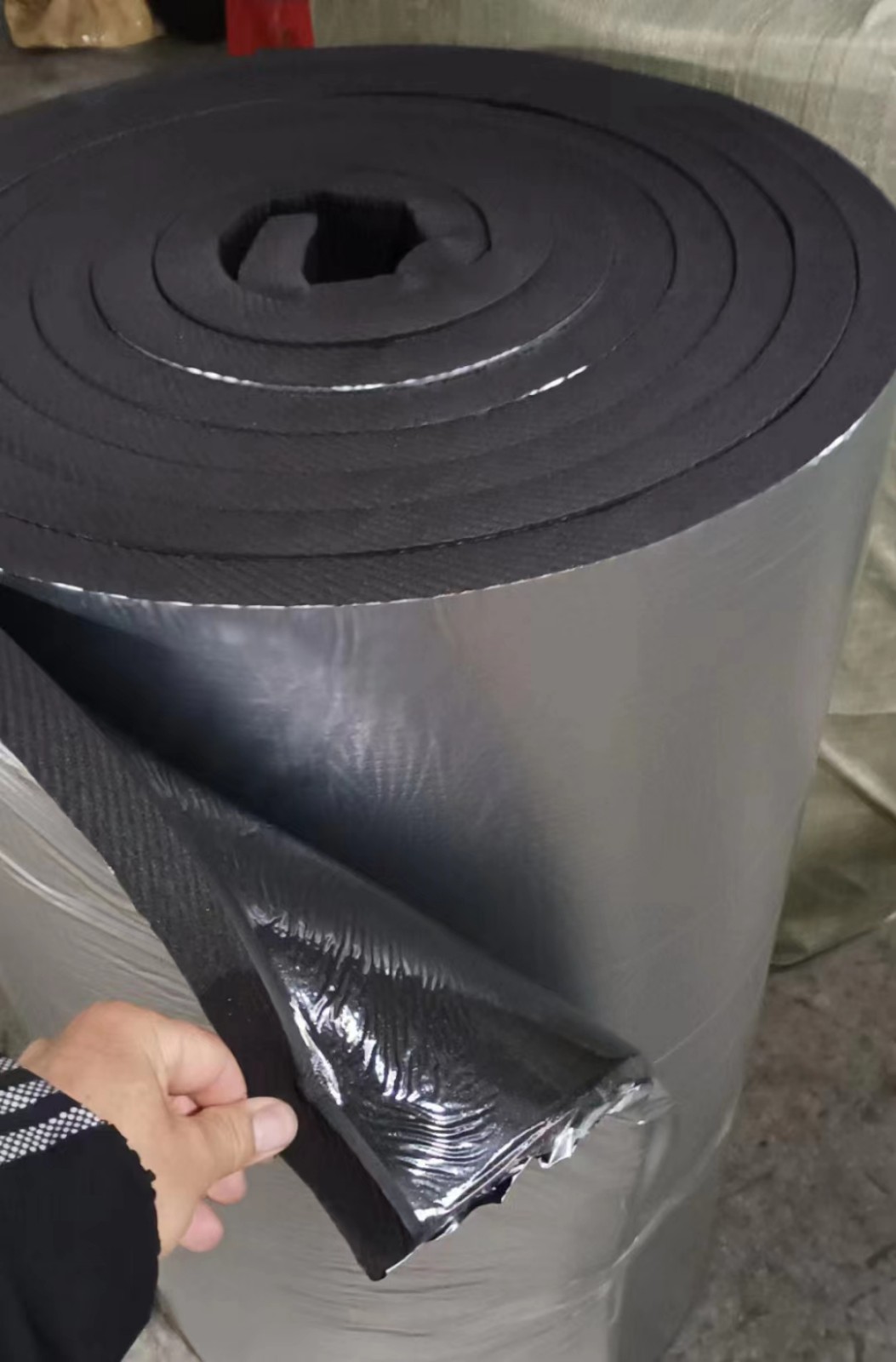 彩钢房阳光房水泥顶自粘式防晒棉隔热棉铝箔自粘保温棉隔音棉