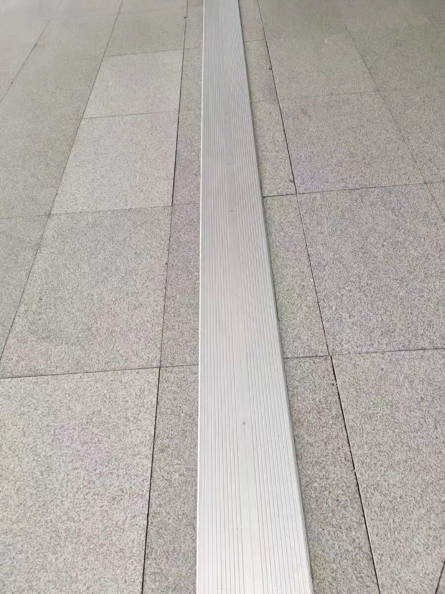 四川海达变形缝铝合金盖板绵阳墙面变形缝金属盖板做法